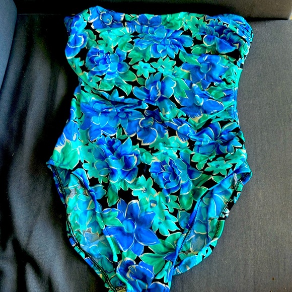 Jantzen Swim Vintage Size 4 Jantzen Classics Swimsuit Poshmark